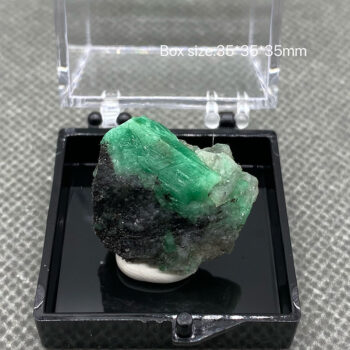 Green Emerald (Gem-Grade) Crystal Specimens + Box 3.5cm