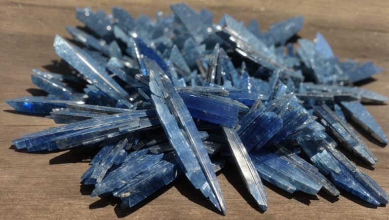 Blue Kyanite Properties: The Meaning and Healing Powers of the High Vibration Stone